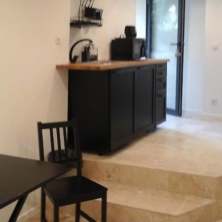 Kira Hotel Uzès Екстериор снимка