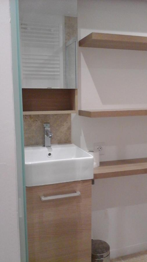 Kira Hotel Uzès Екстериор снимка