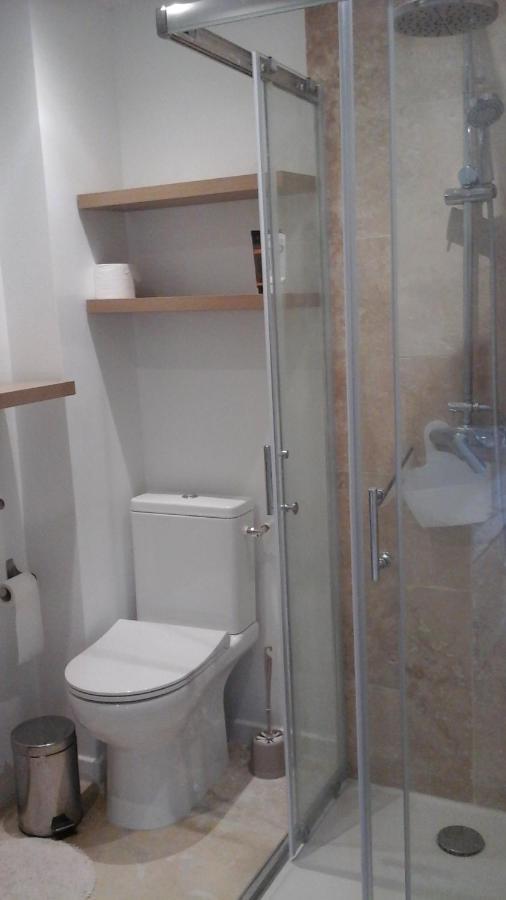 Kira Hotel Uzès Екстериор снимка
